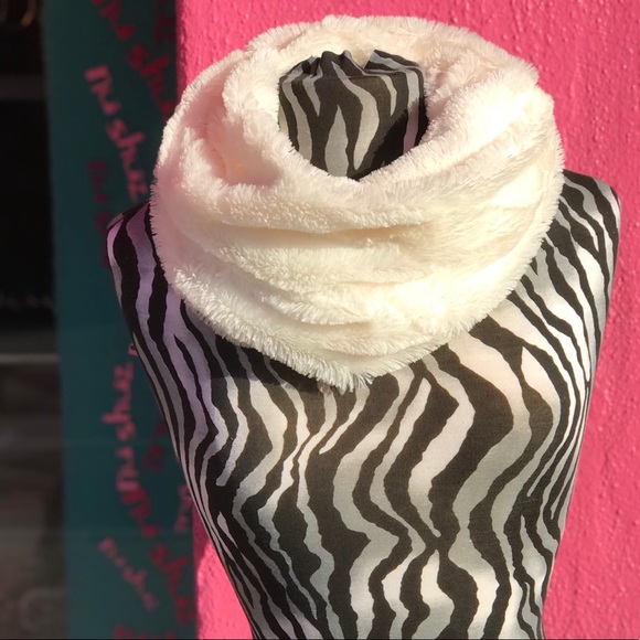 Sherpa Taupe Soft Warm Faux Fur Infinity Scarf - Picture 4 of 5